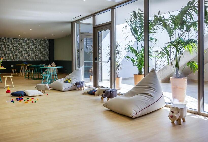 Ammoa Luxury Hotel & Spa Resort