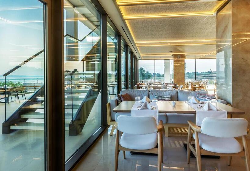 Ammoa Luxury Hotel & Spa Resort