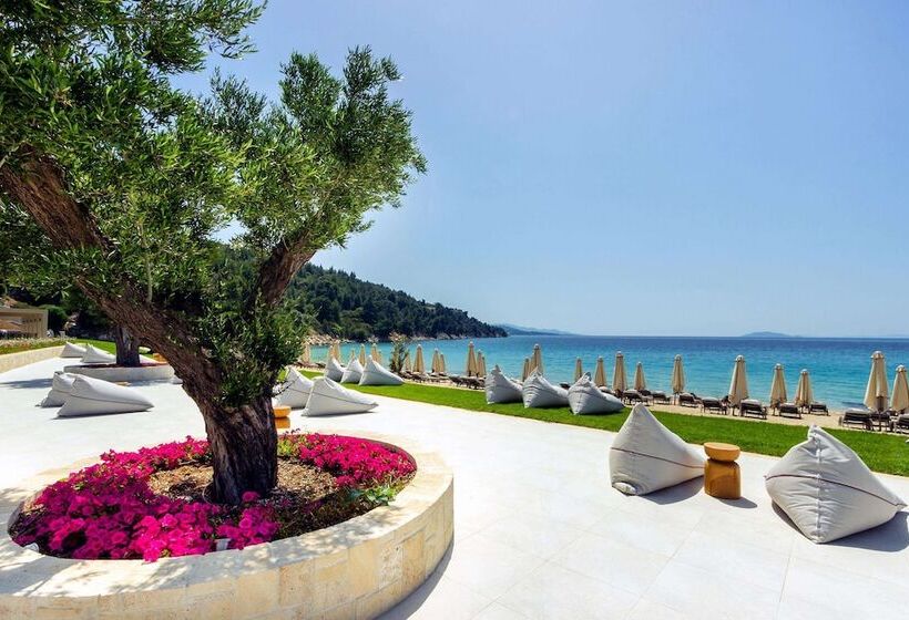 Ammoa Luxury Hotel & Spa Resort
