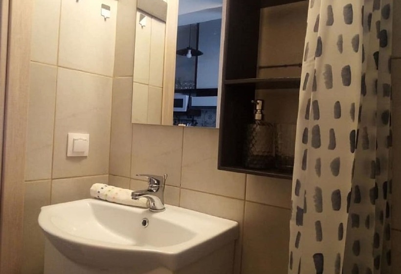 Beautiful Petrino 1880