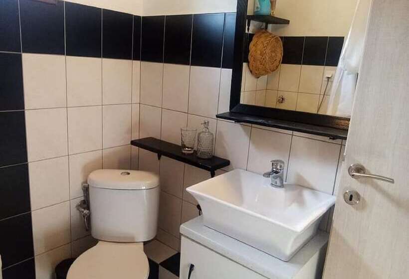 Beautiful Petrino 1880