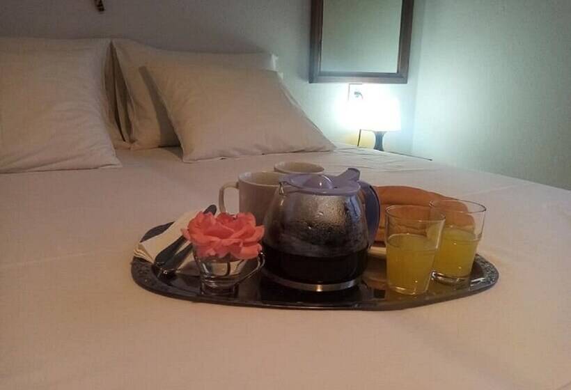 Beautiful Petrino 1880