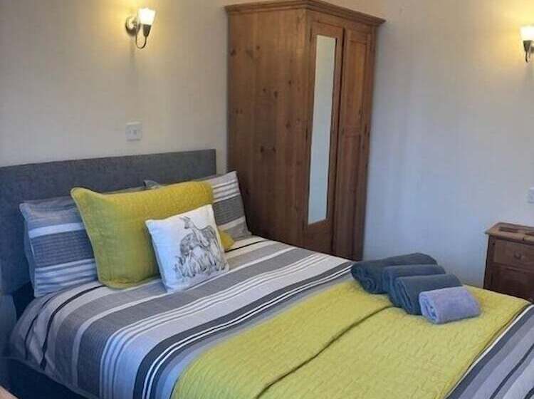 Bed and Breakfast The Half Moon Inn