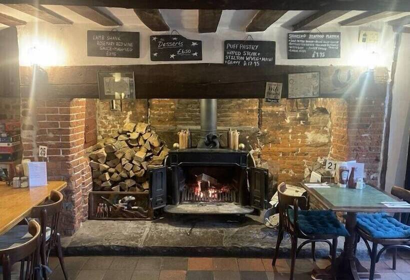 Bed and Breakfast The Half Moon Inn