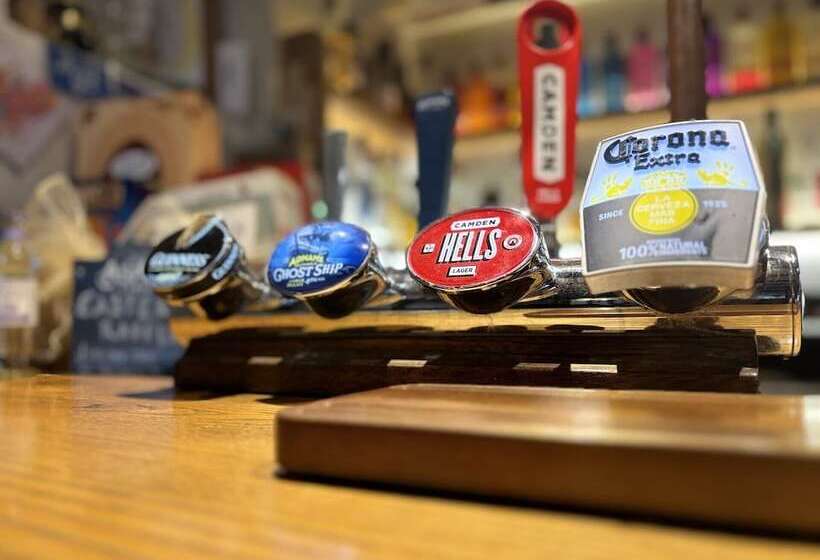 Bed and Breakfast The Half Moon Inn