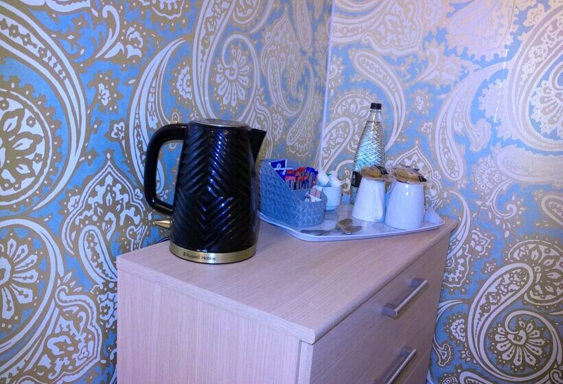 Bed and Breakfast The Half Moon Inn