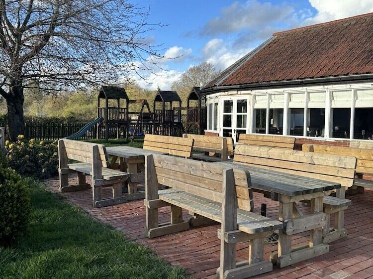 Bed and Breakfast The Half Moon Inn