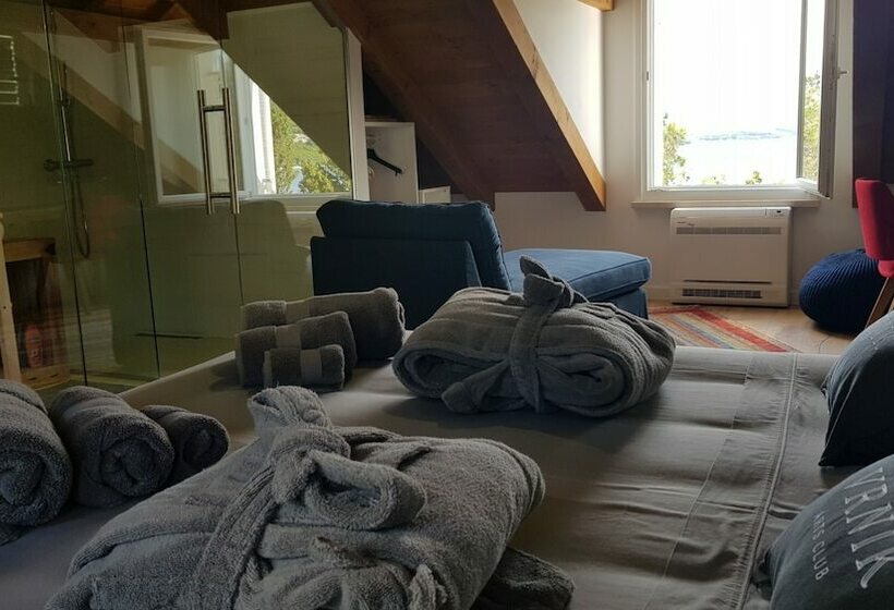 住宿加早餐  Vrnik Arts Club