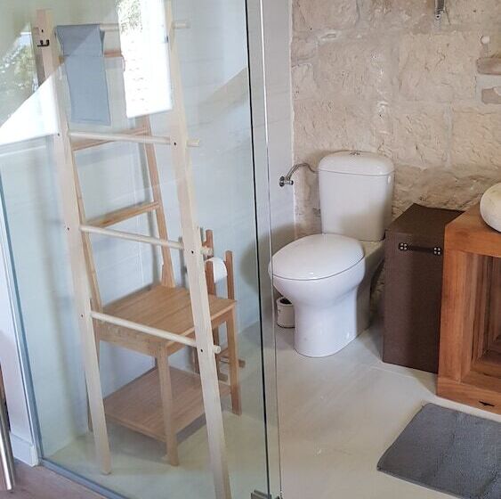 住宿加早餐  Vrnik Arts Club