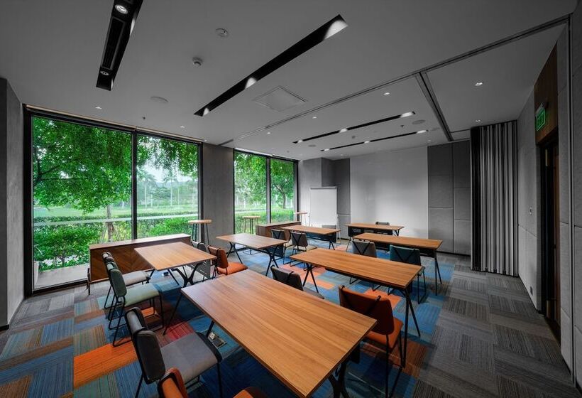 Citadines Marina Halong