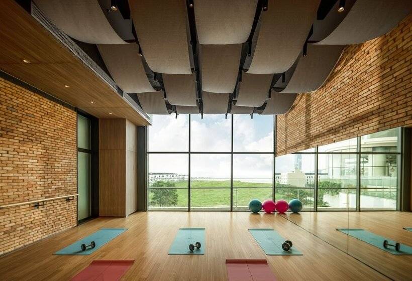 Citadines Marina Halong