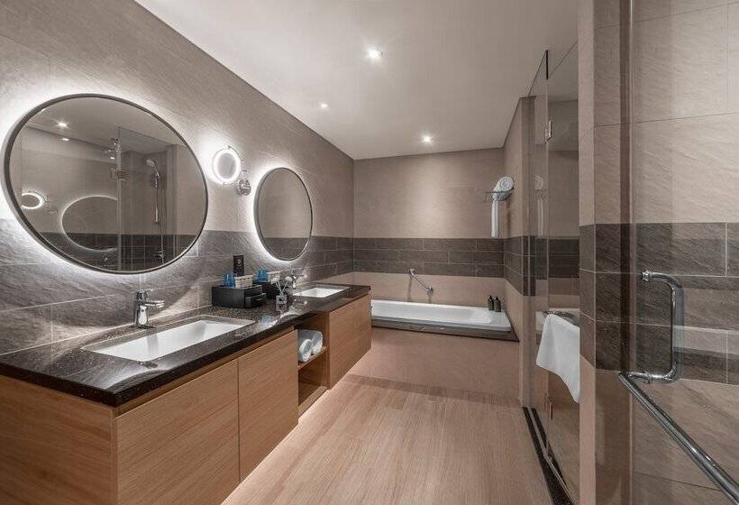 Citadines Marina Halong