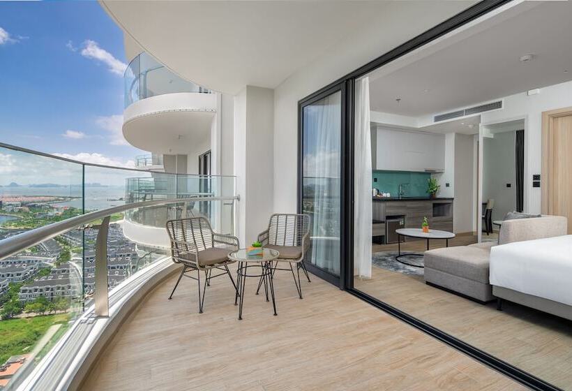 Citadines Marina Halong