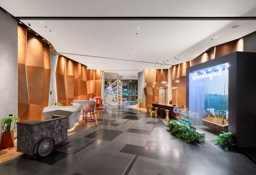 Citadines Marina Halong