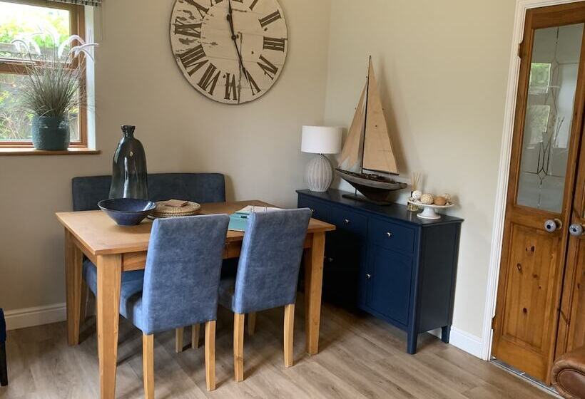 Come & Stay On A Real Norfolk Vineyard