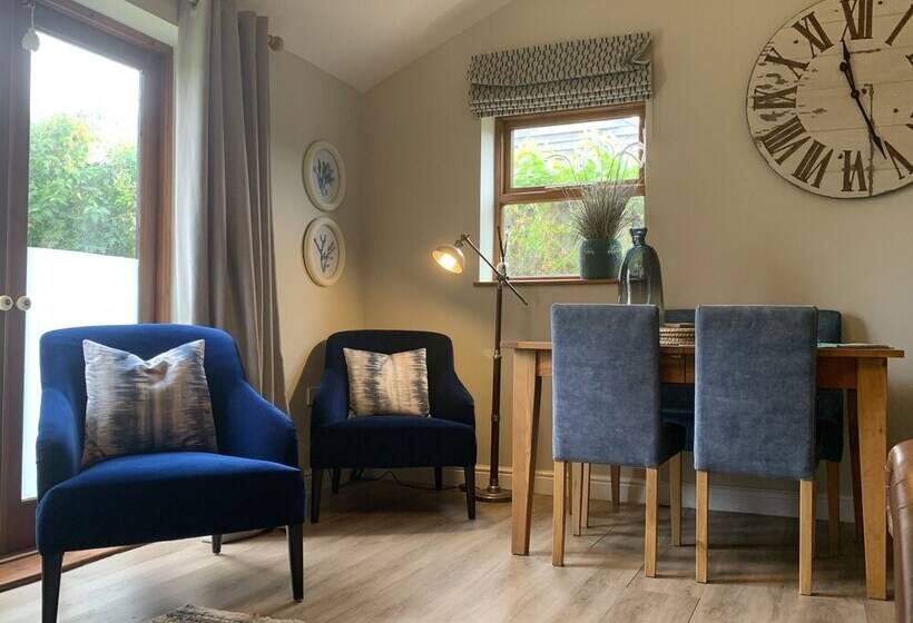 Come & Stay On A Real Norfolk Vineyard