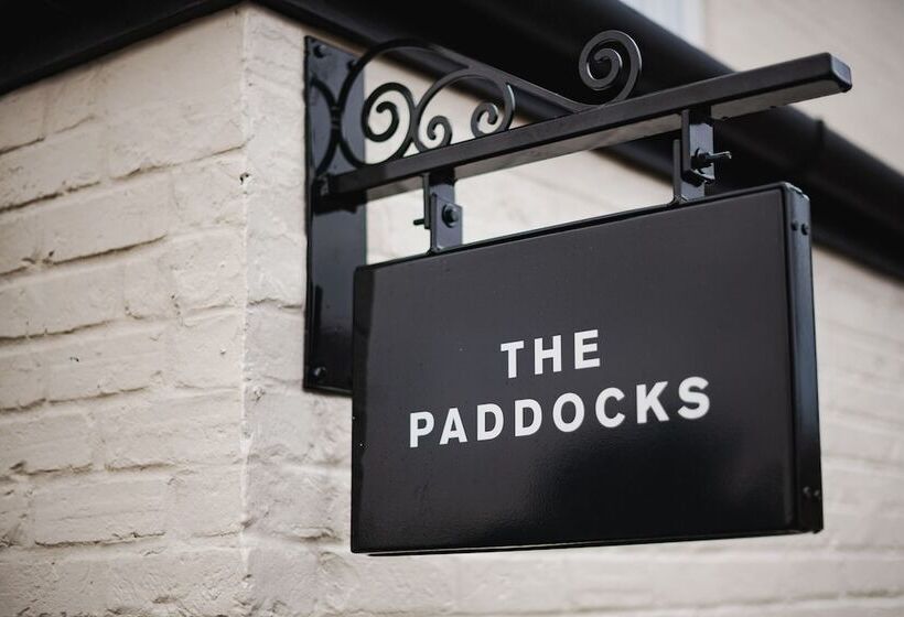 פונדק Hare & Hounds Newbury