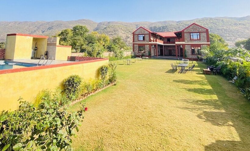 Отель Pushkar Retreat Resort   The Nature And Mountain View Resort ,pushkar