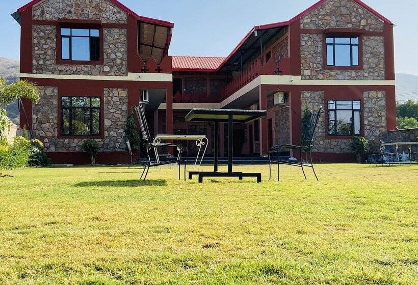 Отель Pushkar Retreat Resort   The Nature And Mountain View Resort ,pushkar