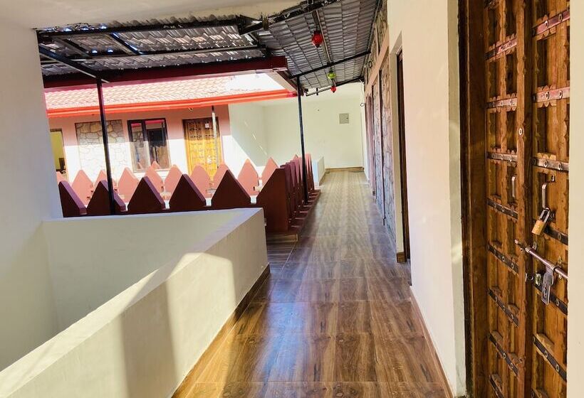 Отель Pushkar Retreat Resort   The Nature And Mountain View Resort ,pushkar