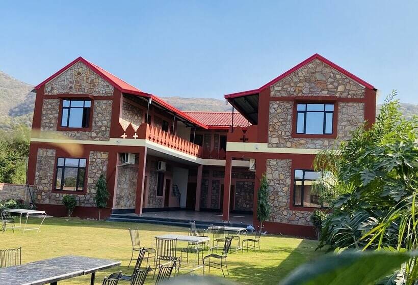 Отель Pushkar Retreat Resort   The Nature And Mountain View Resort ,pushkar