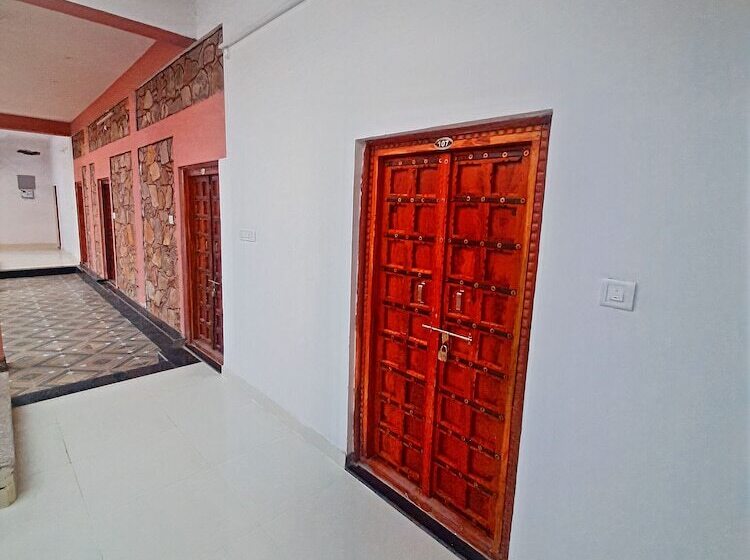 Отель Pushkar Retreat Resort   The Nature And Mountain View Resort ,pushkar