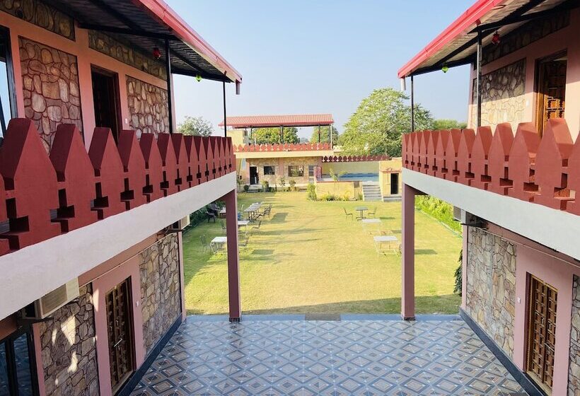 Отель Pushkar Retreat Resort   The Nature And Mountain View Resort ,pushkar