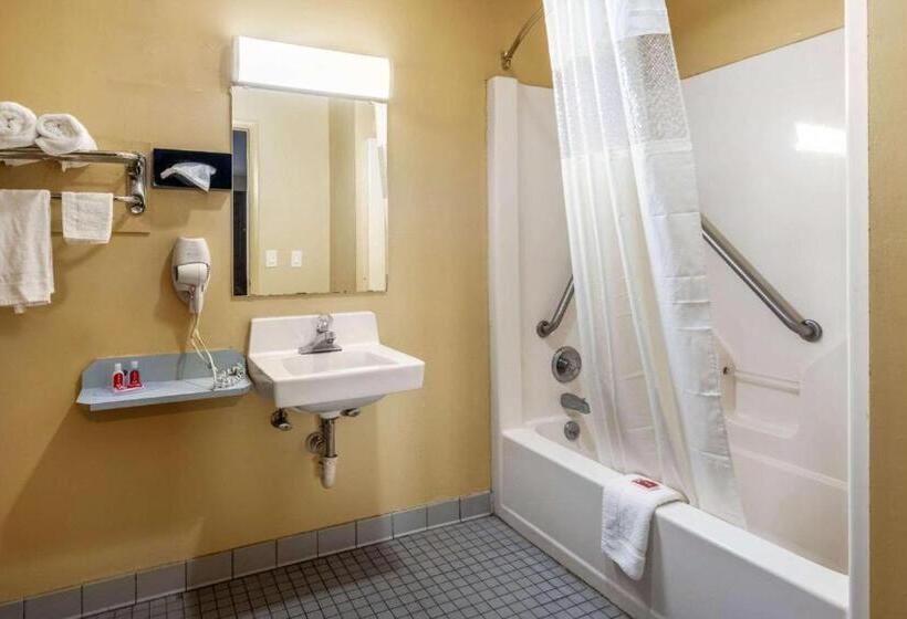 فندق على الطريق Southern Inn And Suites