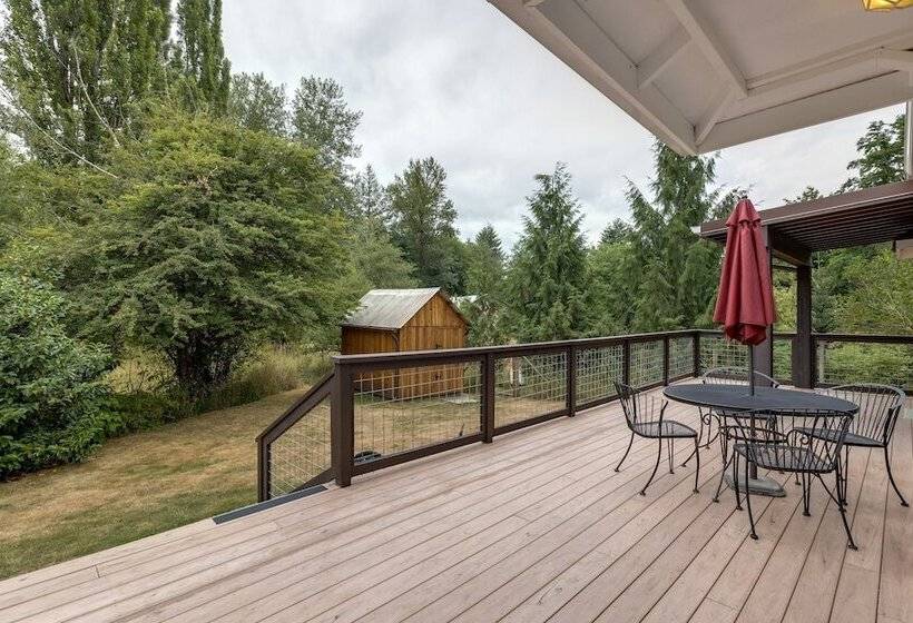 Mt. Baker Lodging Cabin 8 – Wifi, Pets Ok, Sleeps 6! By Mbl