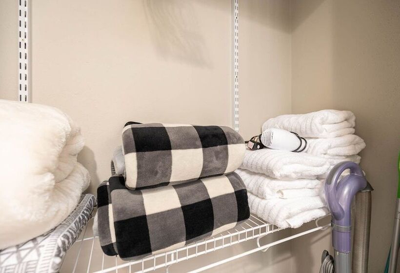 Пансион Studied Perfection