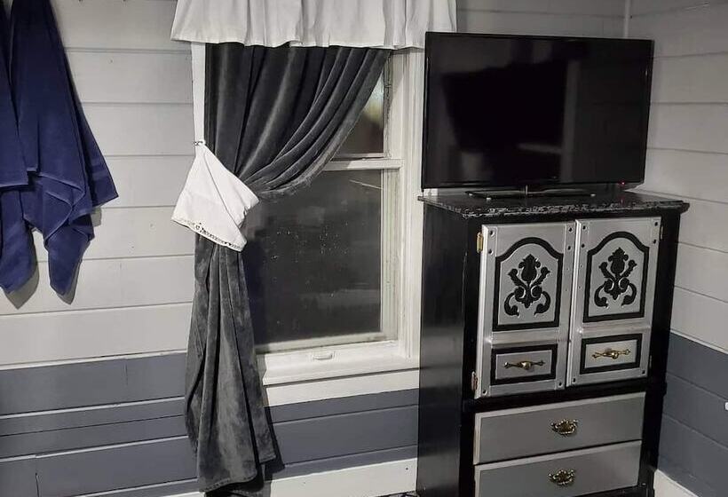 Beautiful Two Story Home By Fountain Lake And Mayo Clinic