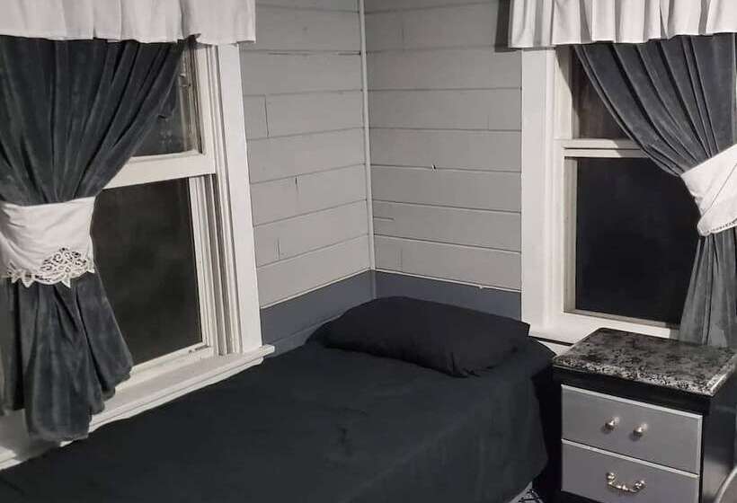 Beautiful Two Story Home By Fountain Lake And Mayo Clinic