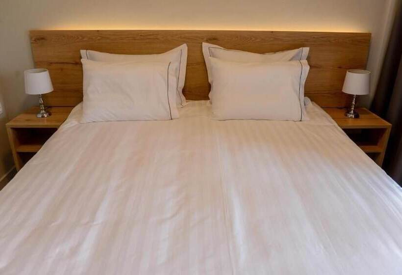 تختخواب و صبحانه Comfort Suites & Rooms