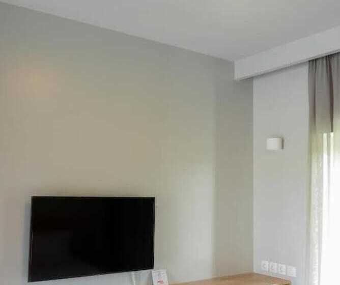 تختخواب و صبحانه Comfort Suites & Rooms