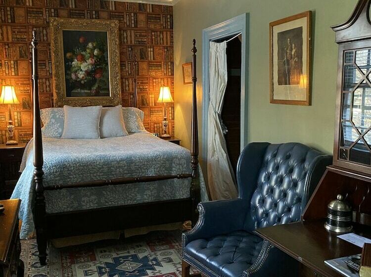 Bed and Breakfast Inn At 605