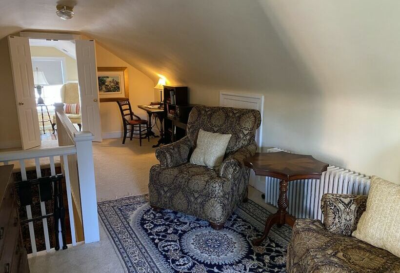 Bed and Breakfast Inn At 605