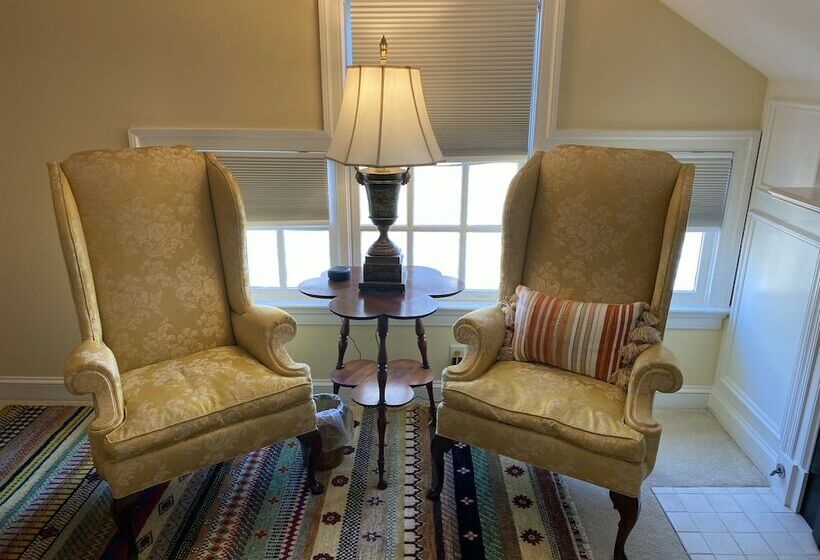 Bed and Breakfast Inn At 605