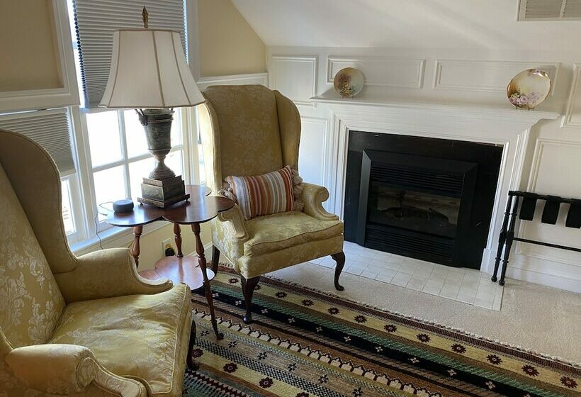 Bed and Breakfast Inn At 605