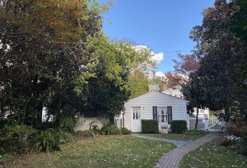 Bed and Breakfast Inn At 605