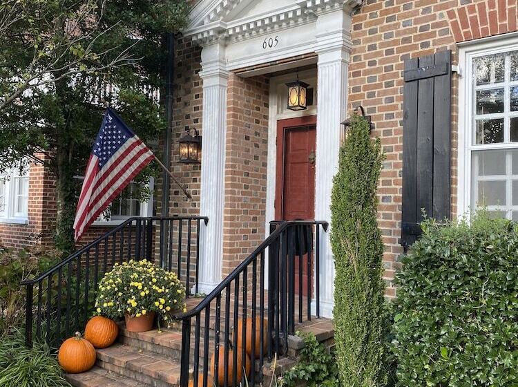 Bed and Breakfast Inn At 605