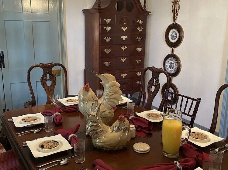 Bed and Breakfast Inn At 605