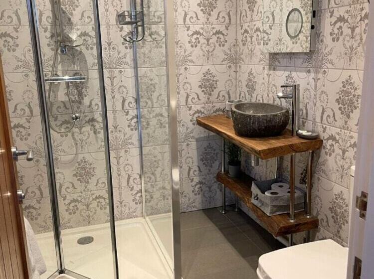 住宿加早餐  The British Queen