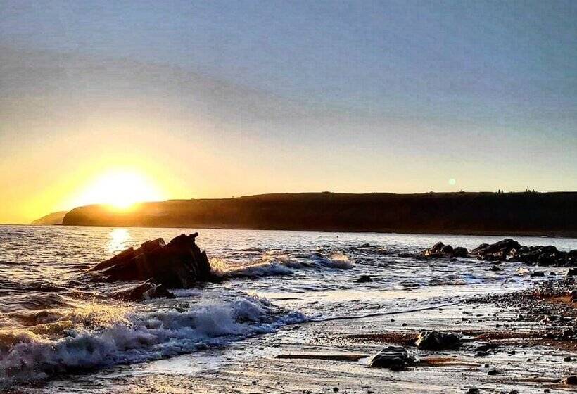 Bespoke 1 Bed Cottage In Dunbeath Village