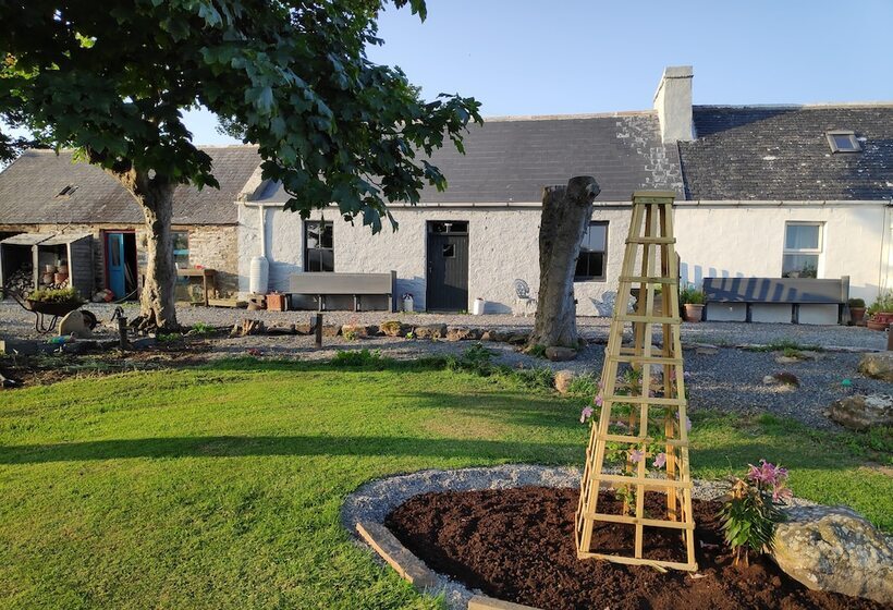 Bespoke 1 Bed Cottage In Dunbeath Village