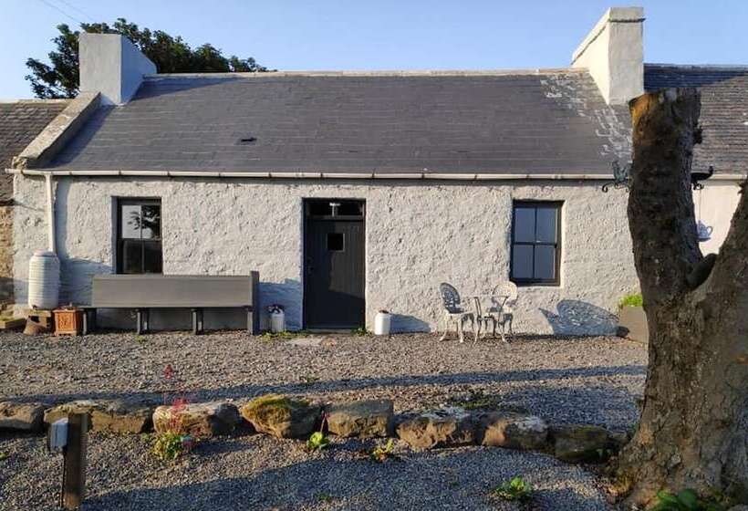 Bespoke 1 Bed Cottage In Dunbeath Village