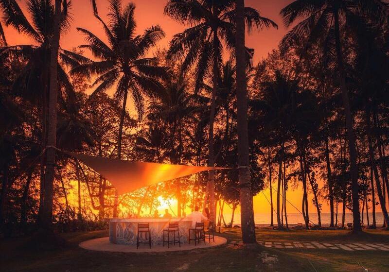 ホテル Avani+ Khao Lak Resort