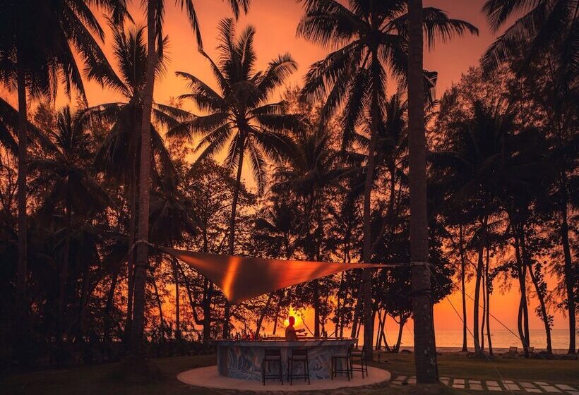 ホテル Avani+ Khao Lak Resort