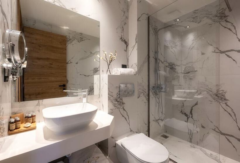 בית מלון כפרי Emily S Luxury Suites