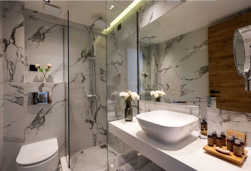 בית מלון כפרי Emily S Luxury Suites