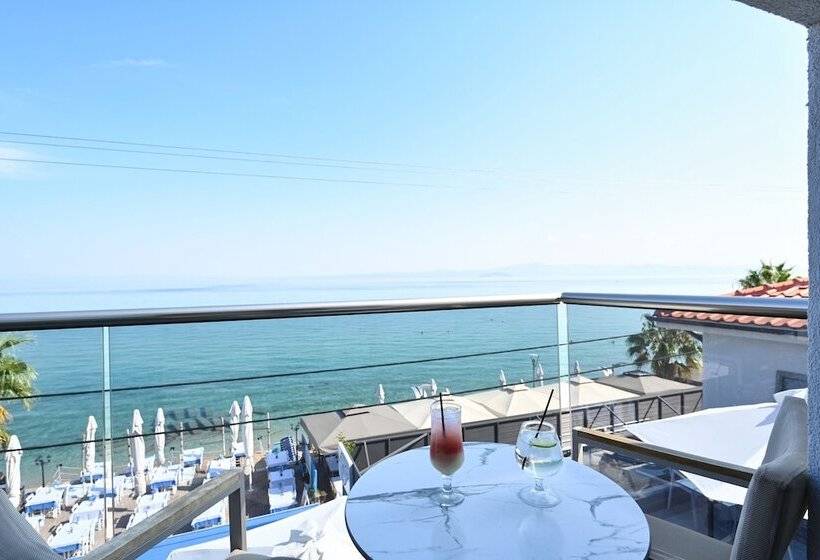 בית מלון כפרי Emily S Luxury Suites